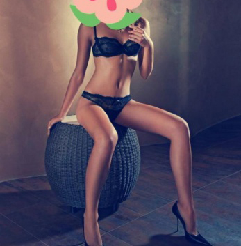 Возможности, которые я предлагаю, просто безграничны 😏💋 Нежные ласки, страстные поцелуи, разнообразные игры - все, что нужно, чтобы ты почувствовал настоящее блаженство. У меня есть отличные отзывы, подтверждающие мою квалификацию и доверие клиентов. Позаботься о себе и отдохни со мной в Москве. Жду тебя, чтобы превратить твои фантазии в реальность 😘💖🌃💫🔥 Елена